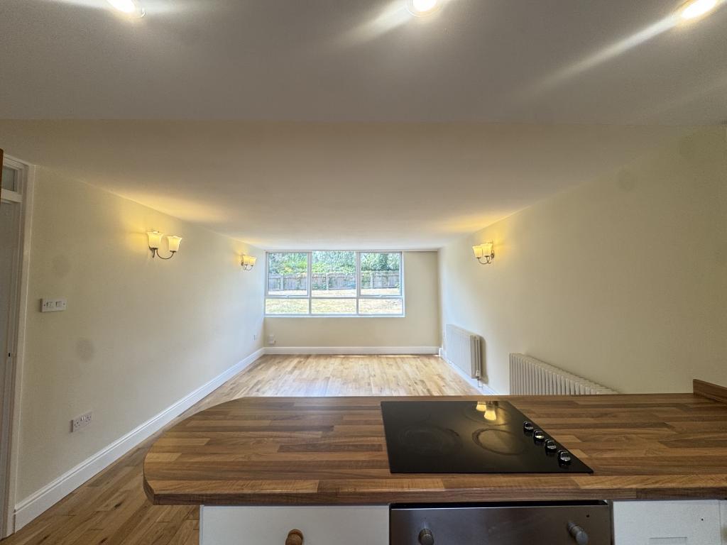 Flat Lordswood Square in Birmingham