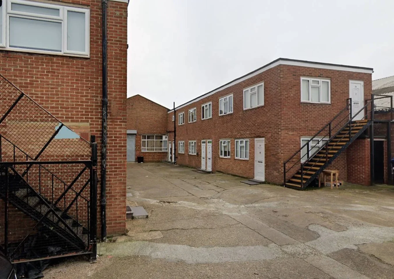 Flat Wigton Gardens in Greater London