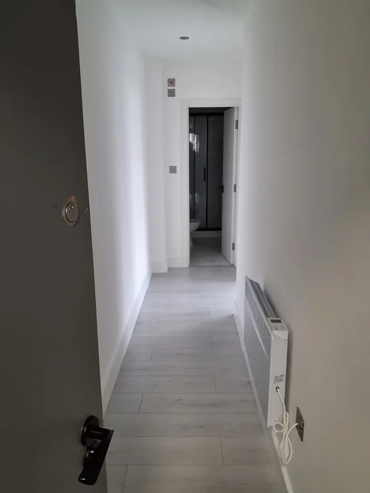Flat Wigton Gardens in Greater London