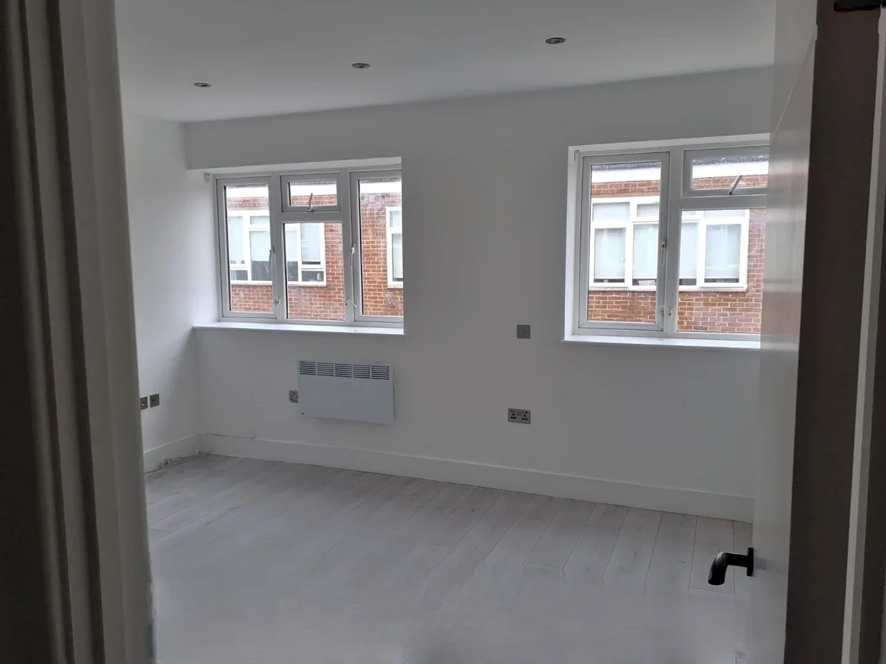 Flat Wigton Gardens in Greater London