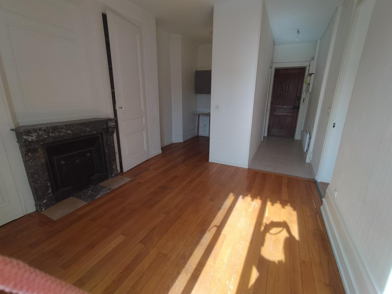 Flat Esplanade Geneviève Anthonioz de Gaulle in Villeurbanne
