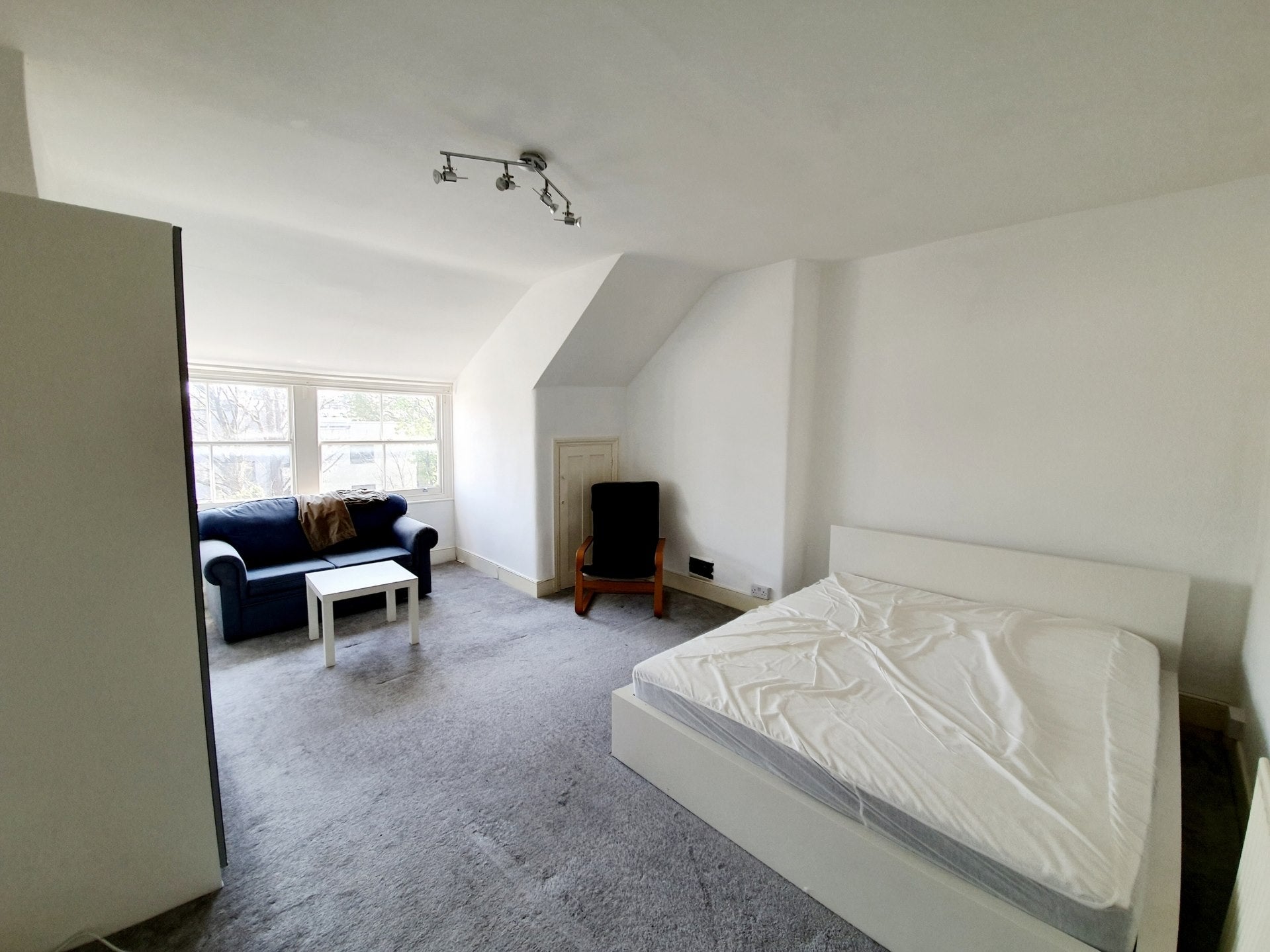 Flat Talbot Road in Greater London