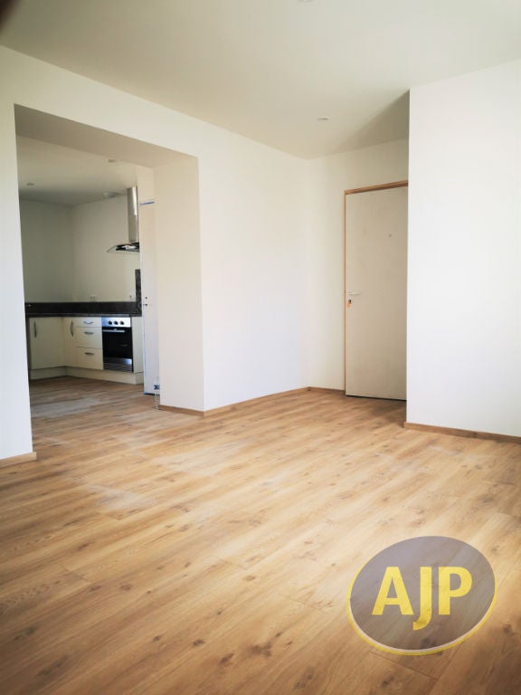 Appartement D 64 à Saint-Amand-Longpré