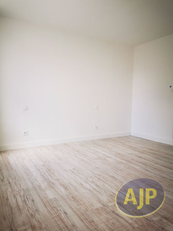 Appartement D 64 à Saint-Amand-Longpré