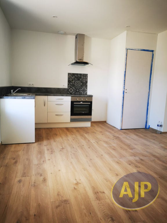 Appartement D 64 à Saint-Amand-Longpré