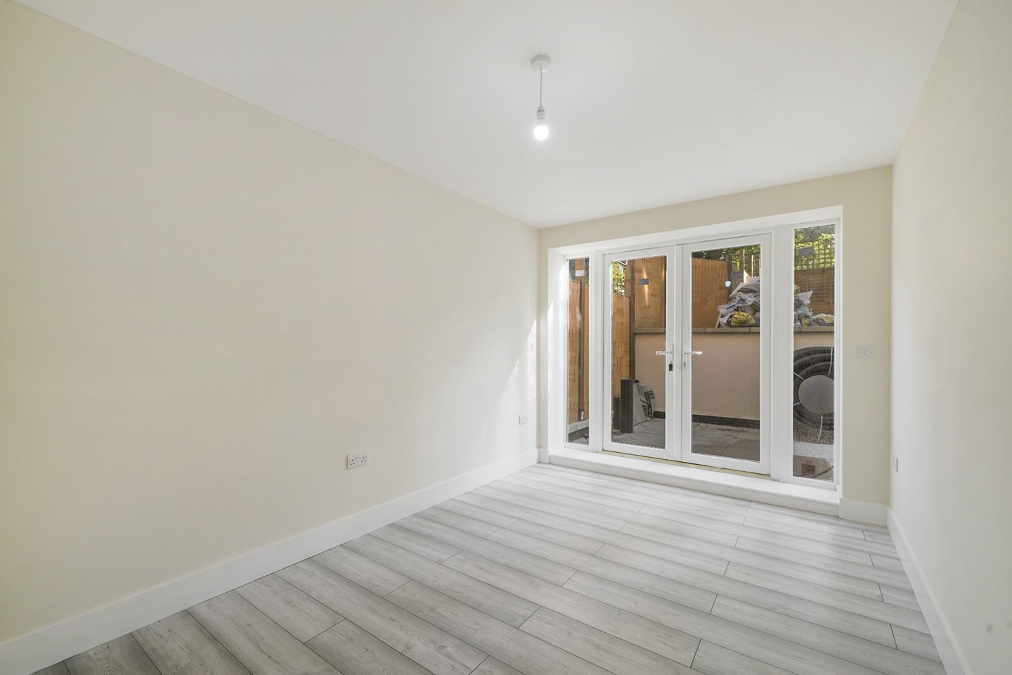 Flat Crouch Hill in Greater London