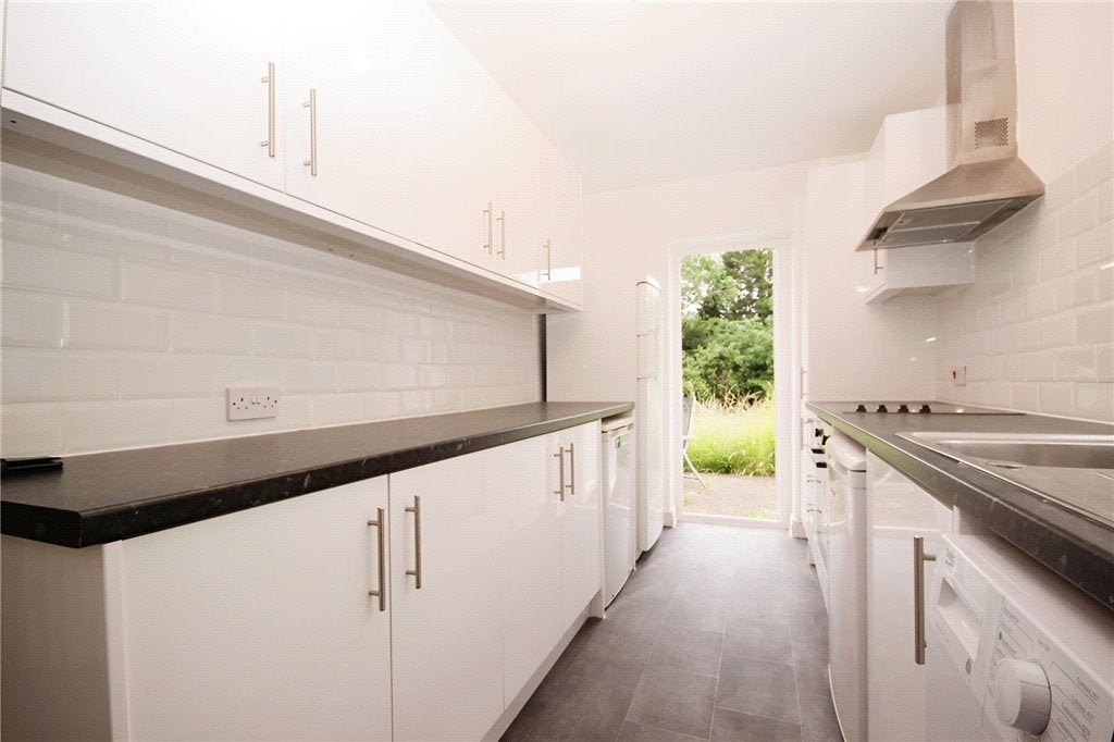 Flat Weston Road in Guildford