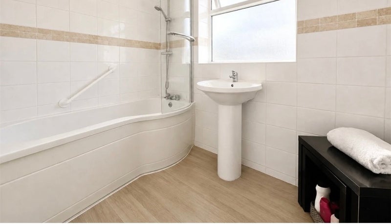 Room Egerton Road in Bournemouth