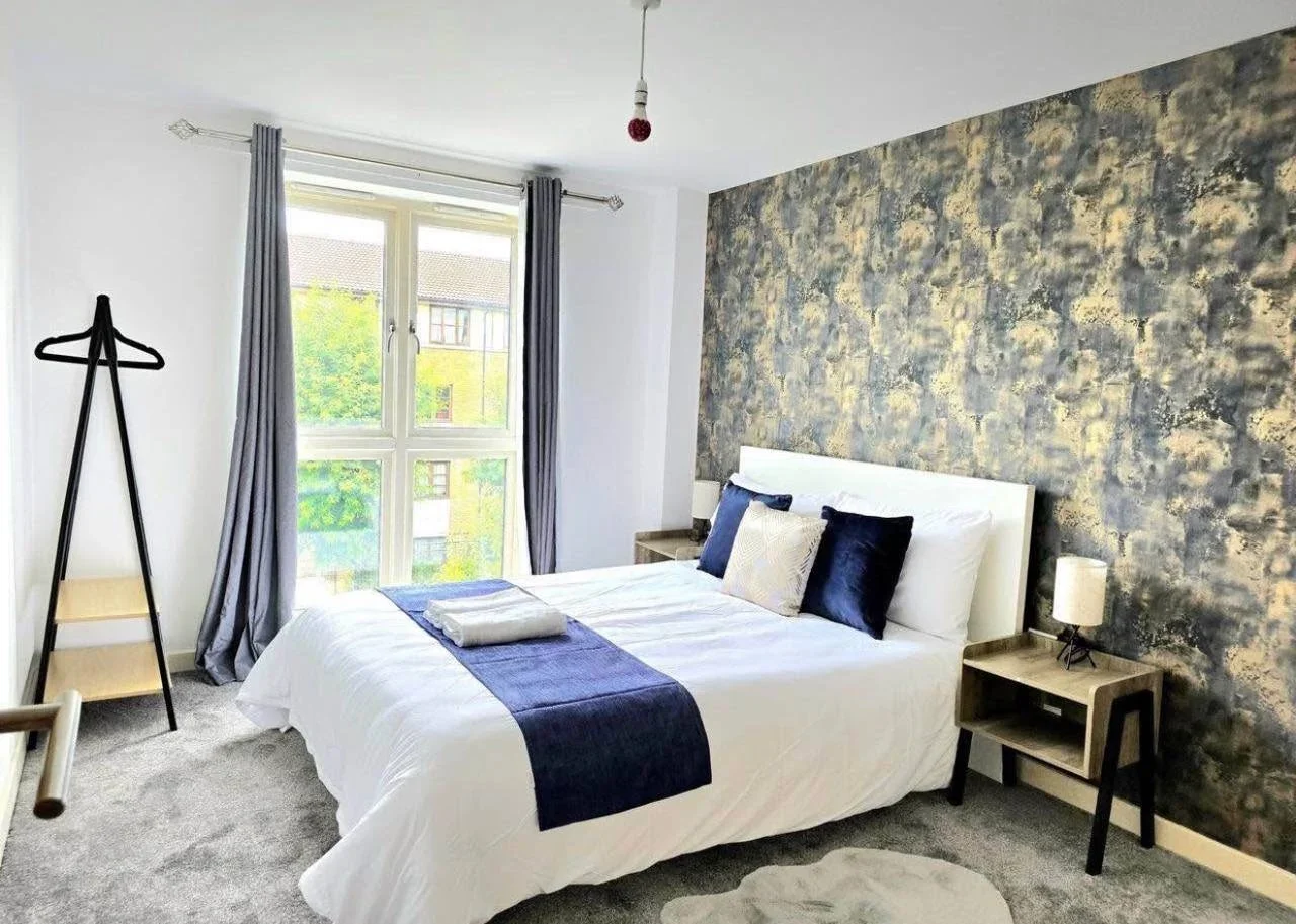 Flat Ordnance Road in Greater London