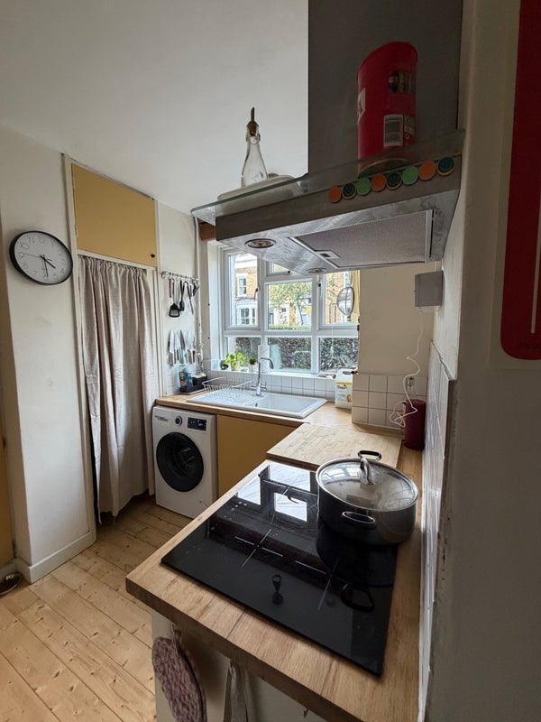 Room Blurton Road in Greater London