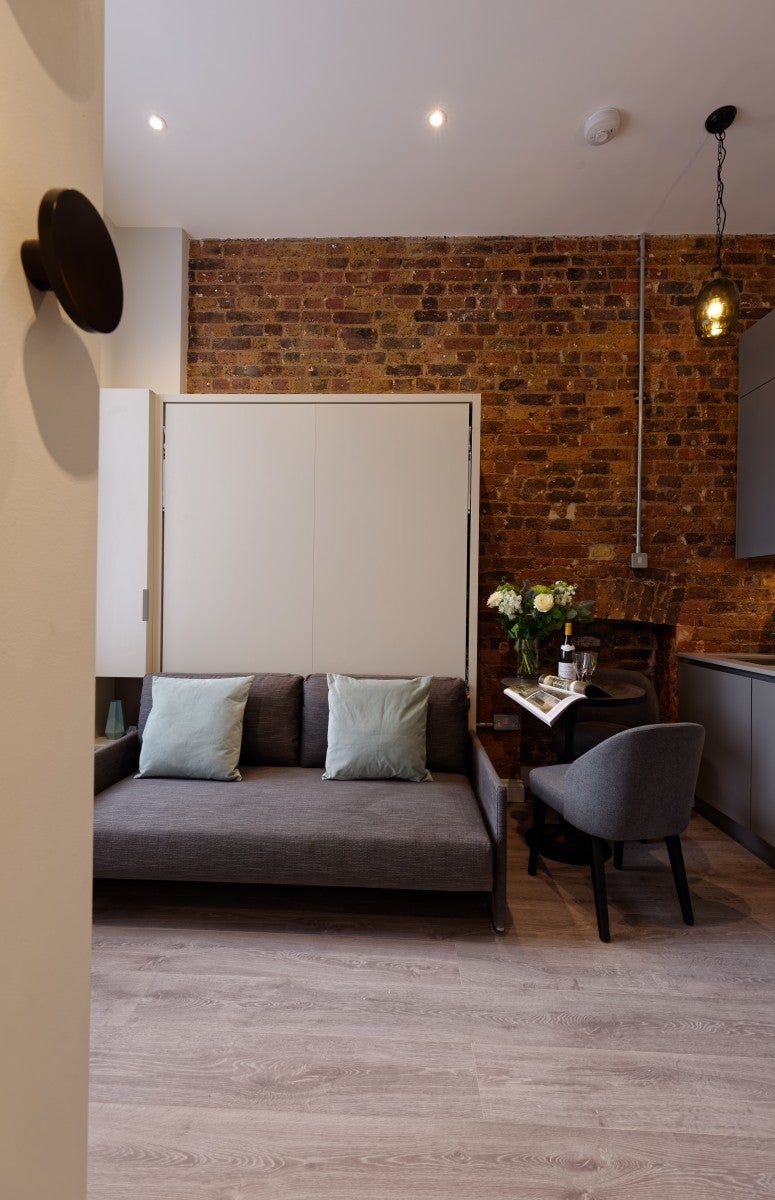 Flat Linden Gardens in Greater London