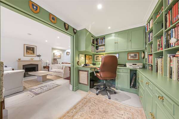 House Elnathan Mews in City of Westminster