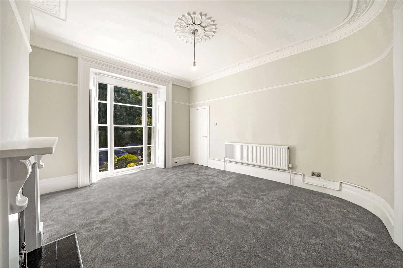 Flat Priory Road in Greater London