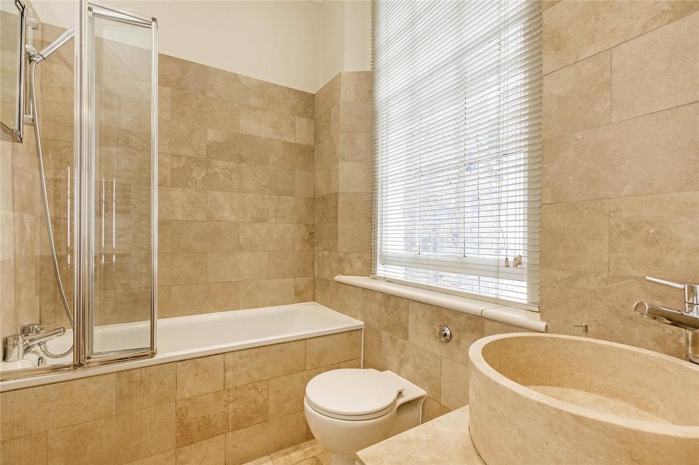 Flat Ladbroke Grove in Greater London