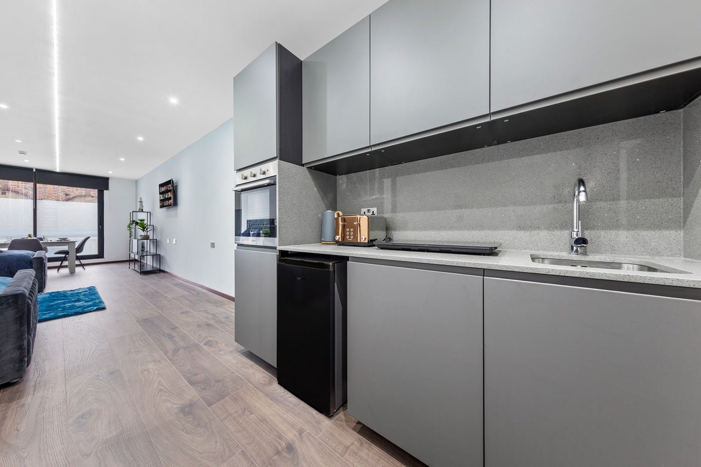 Flat Woodstock Road in Greater London
