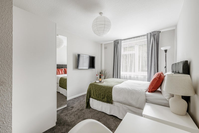 Room Trumpers Way in Greater London