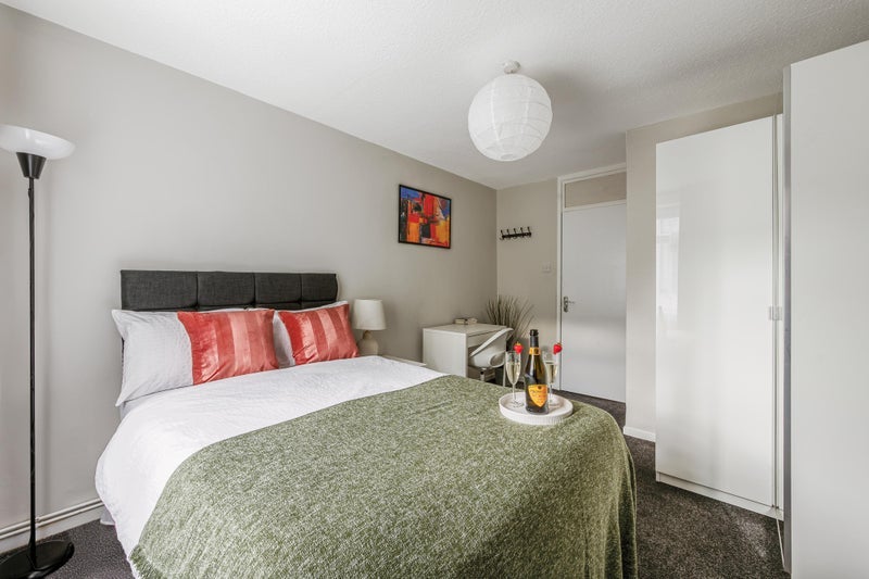 Room Trumpers Way in Greater London