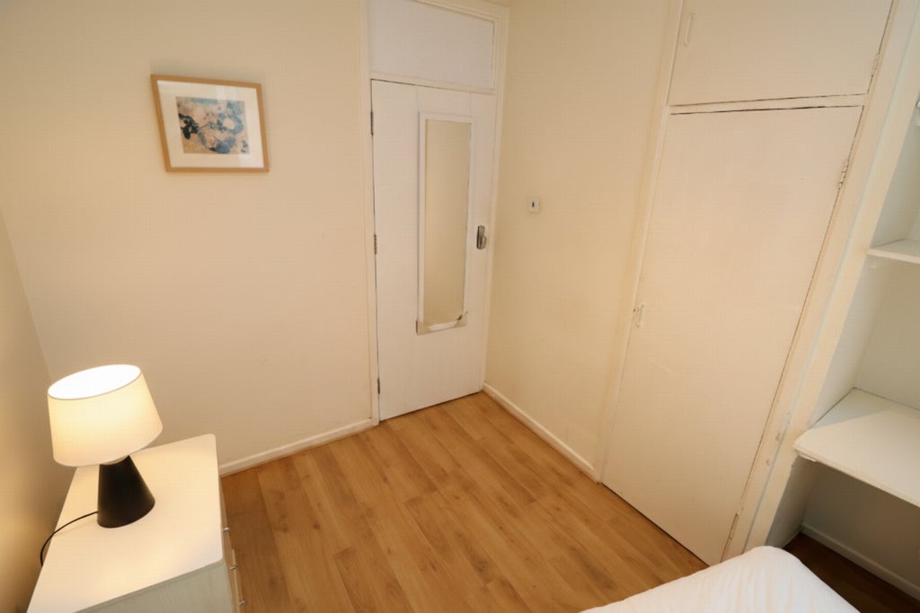 Room Globe Road in Greater London