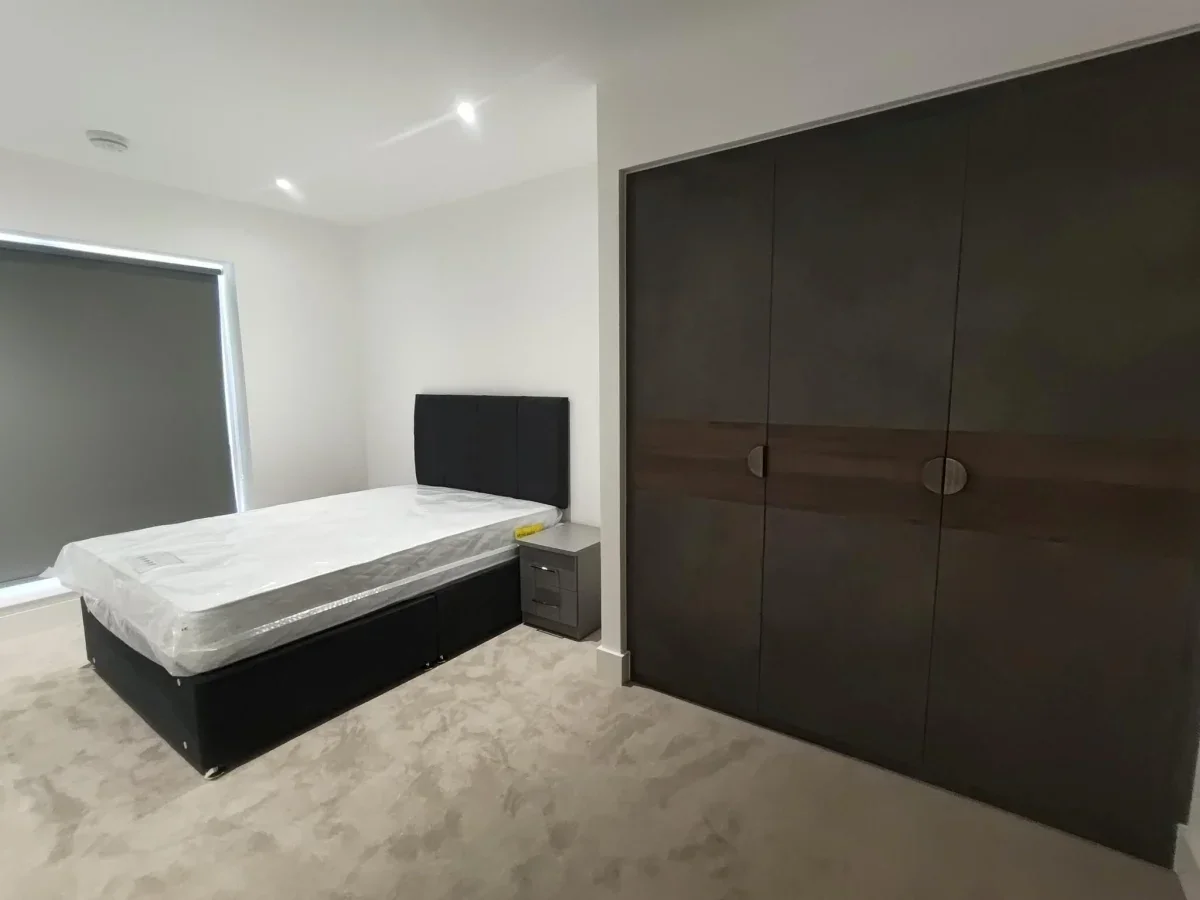 Flat Altenburg Gardens in Greater London