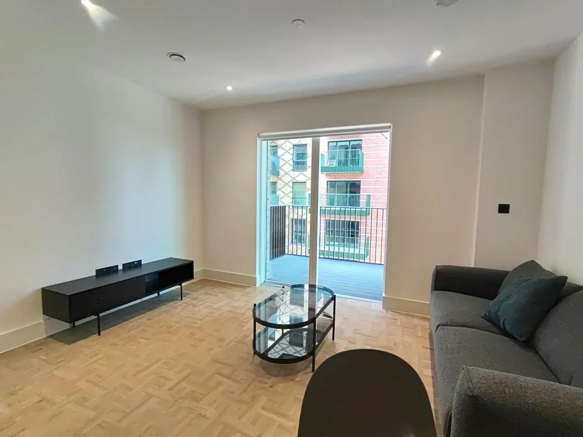 Flat Altenburg Gardens in Greater London