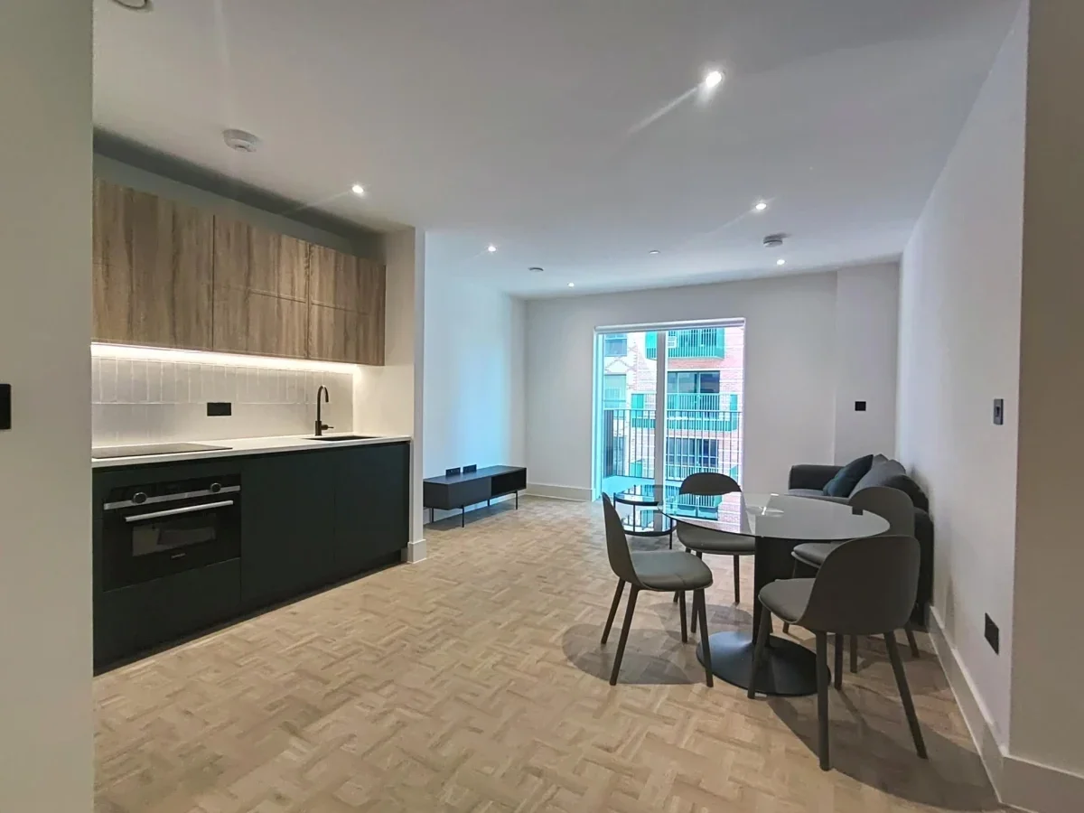 Flat Altenburg Gardens in Greater London