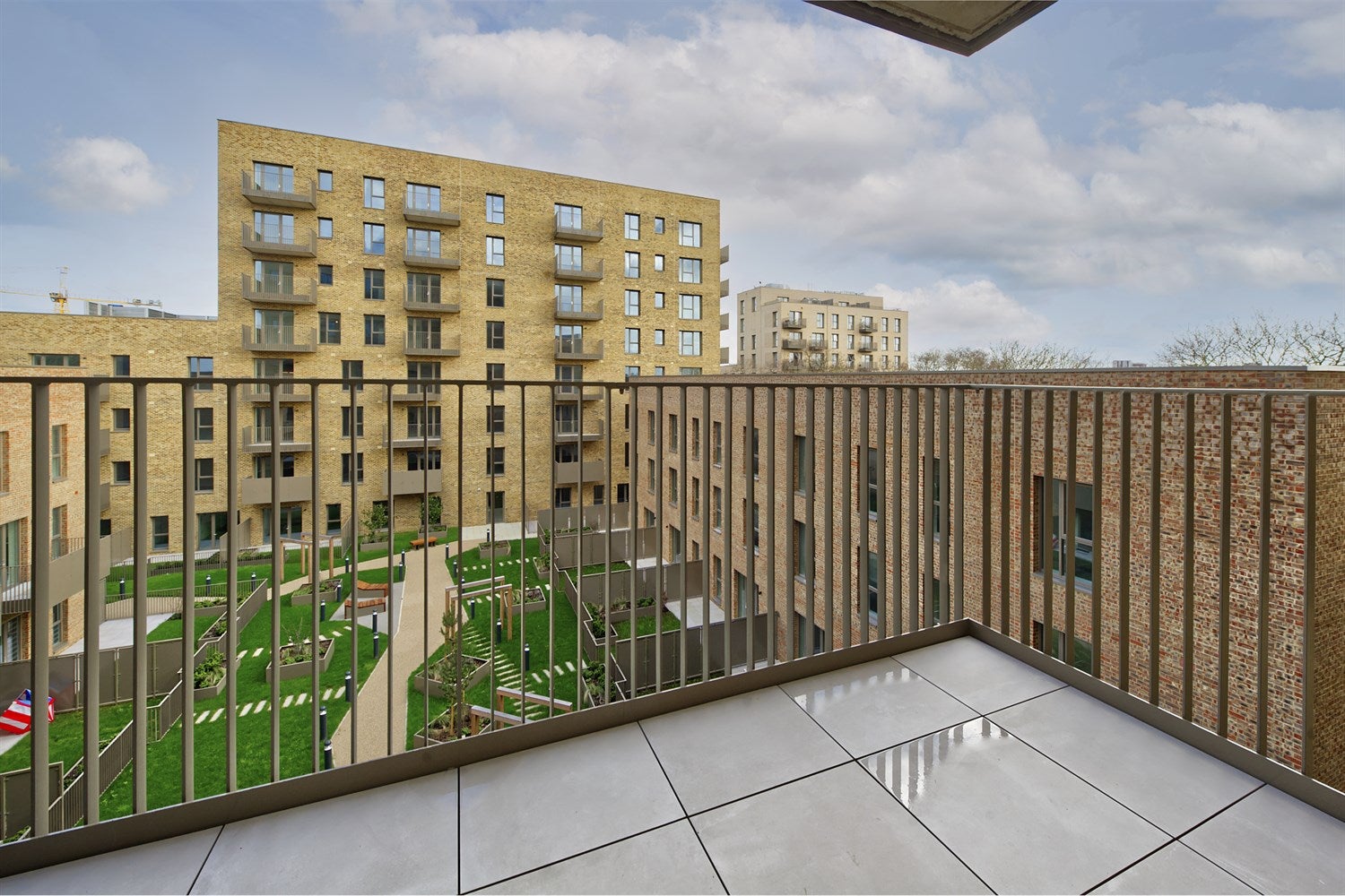 Flat Greenland Court in Coventry