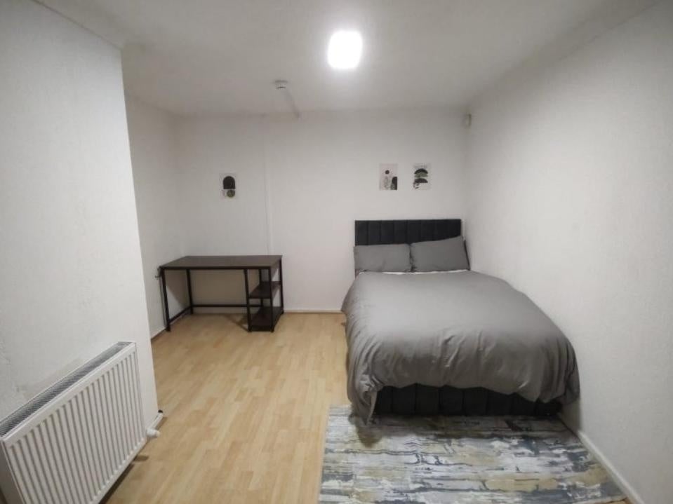 Room Starling Walk in Greater London