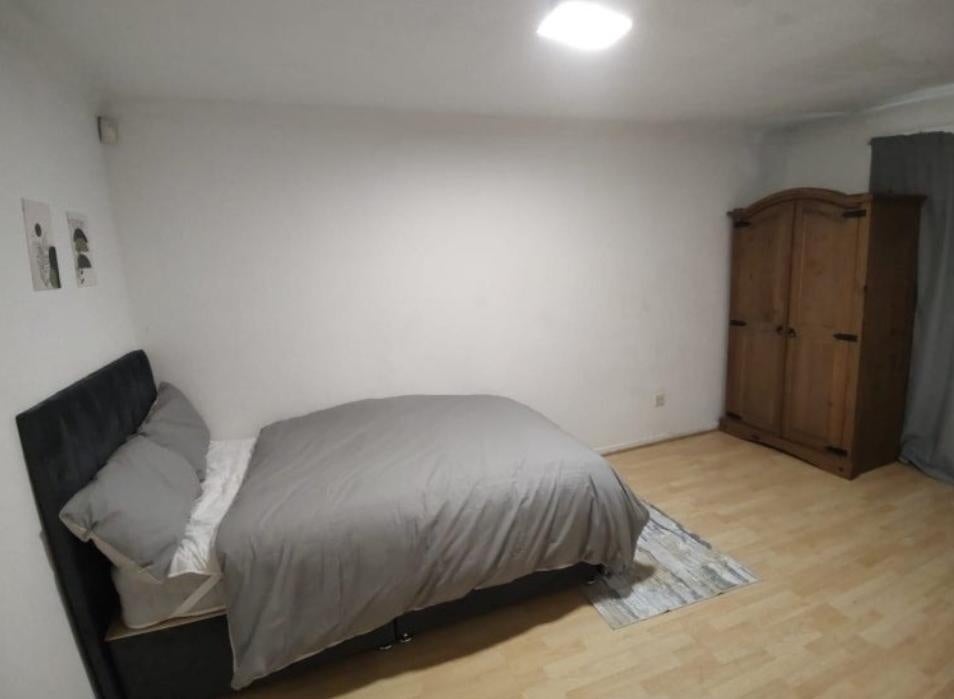 Room Starling Walk in Greater London