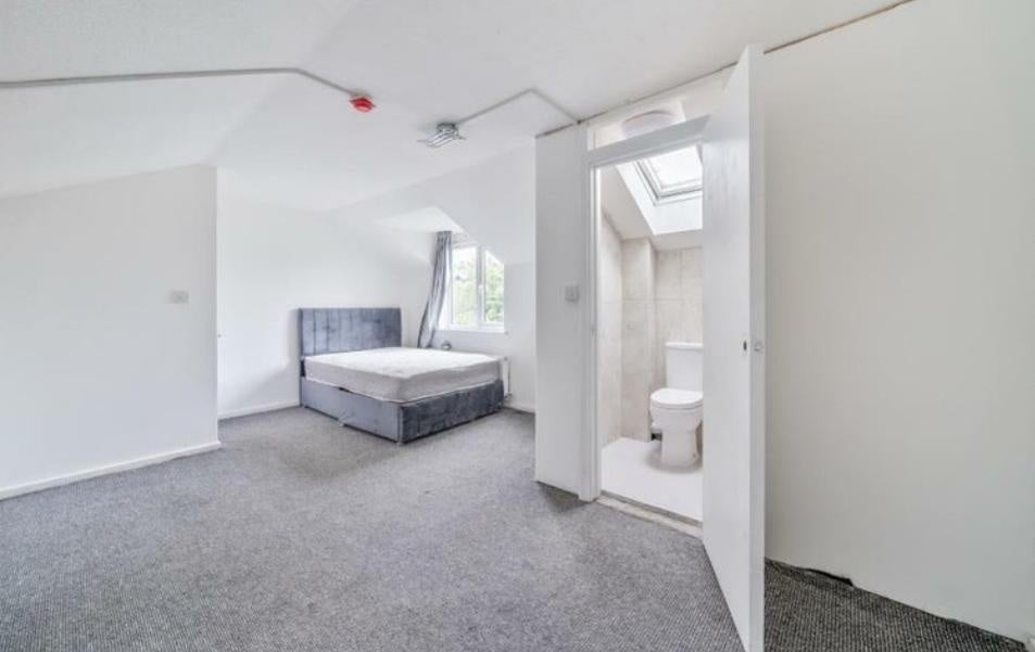 Room Starling Walk in Greater London
