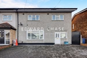 House Goodmayes Road in Greater London