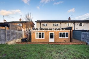 House Goodmayes Road in Greater London
