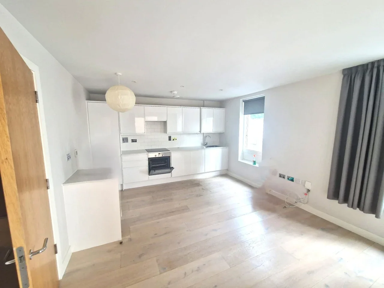 Flat Havannah Street in Greater London