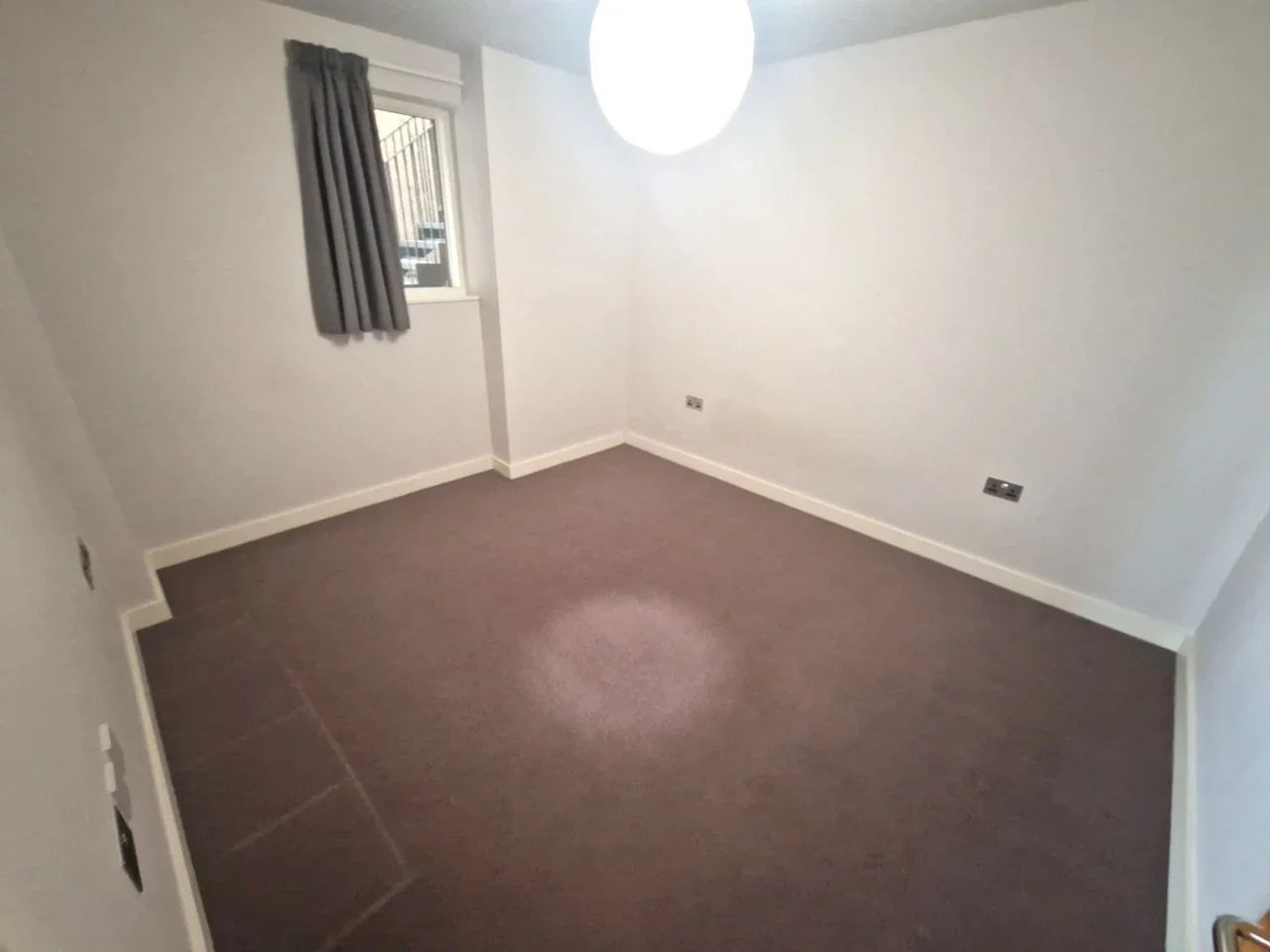 Flat Havannah Street in Greater London