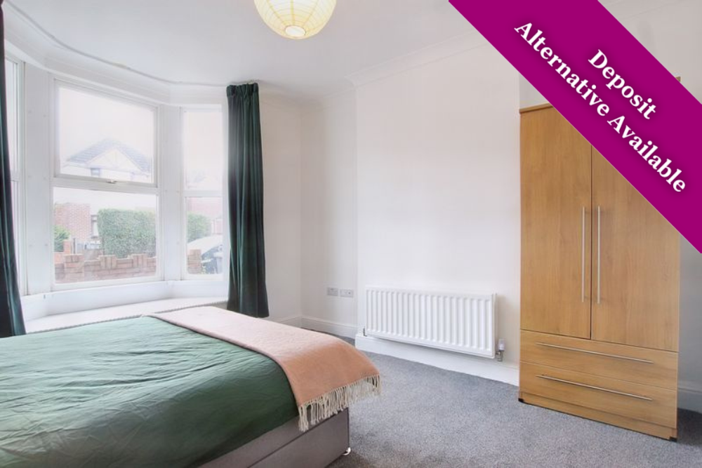 Room Tredworth Road in Gloucester