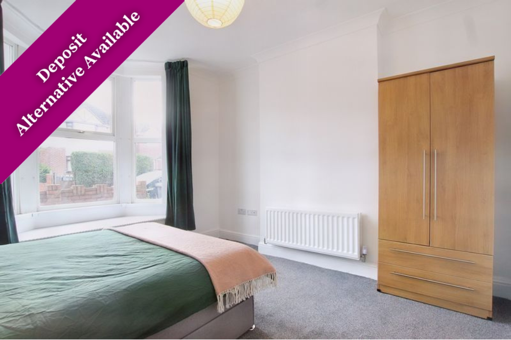 Room Tredworth Road in Gloucester