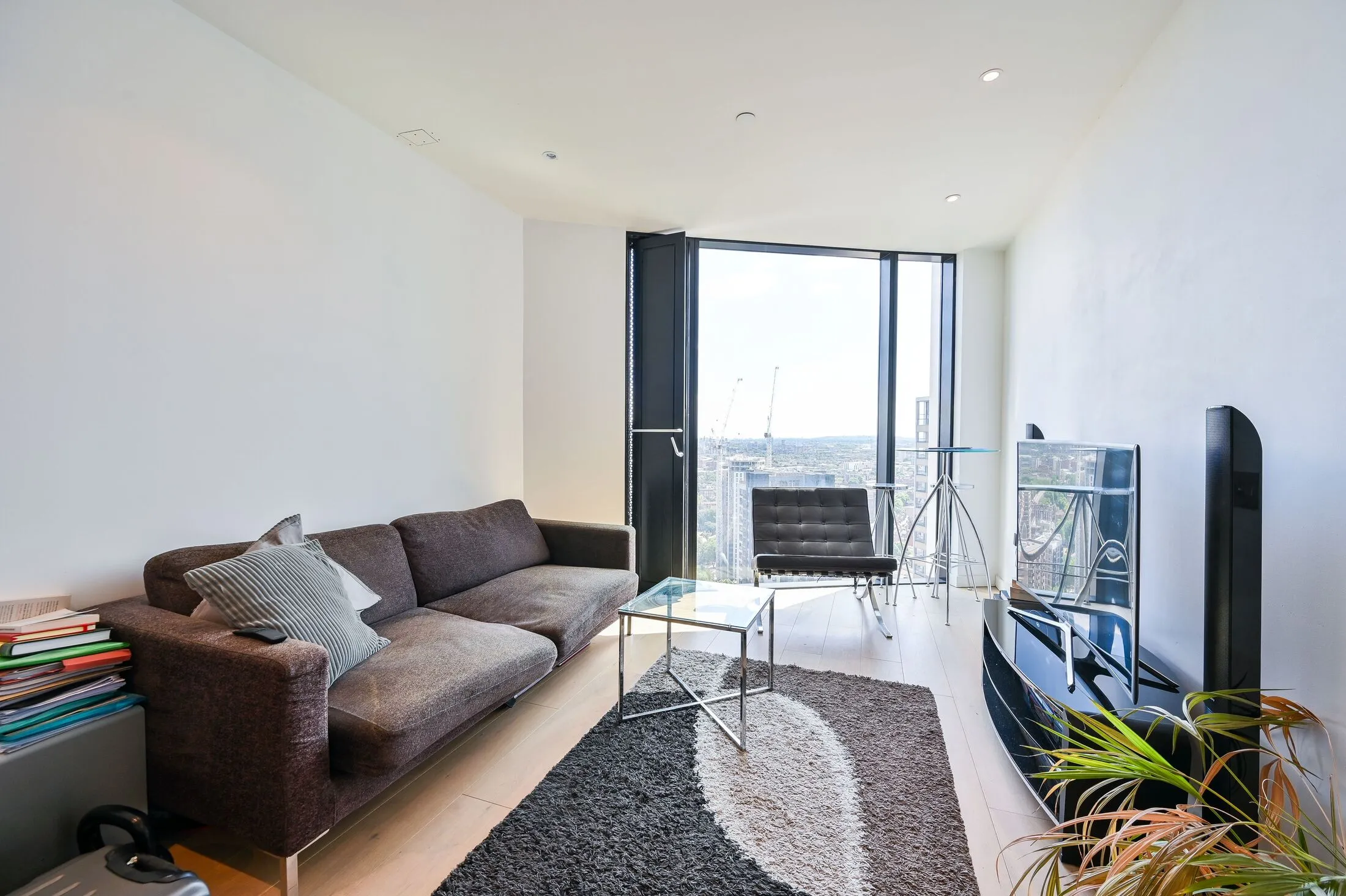Flat Walworth Road in London