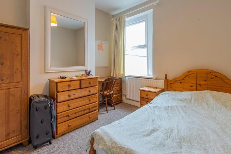 Room Angus Street in Cardiff
