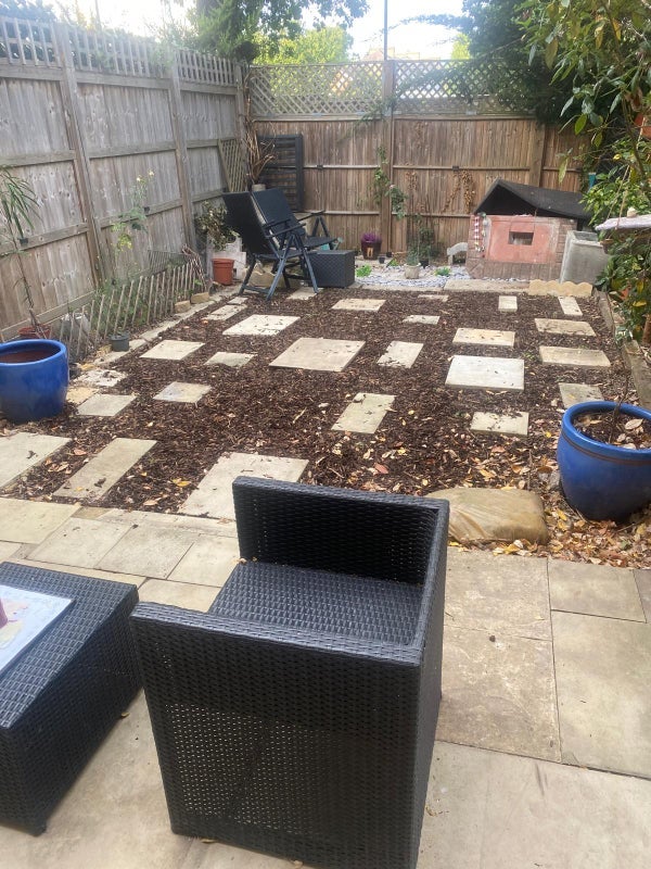 Room Hampton Close in Greater London