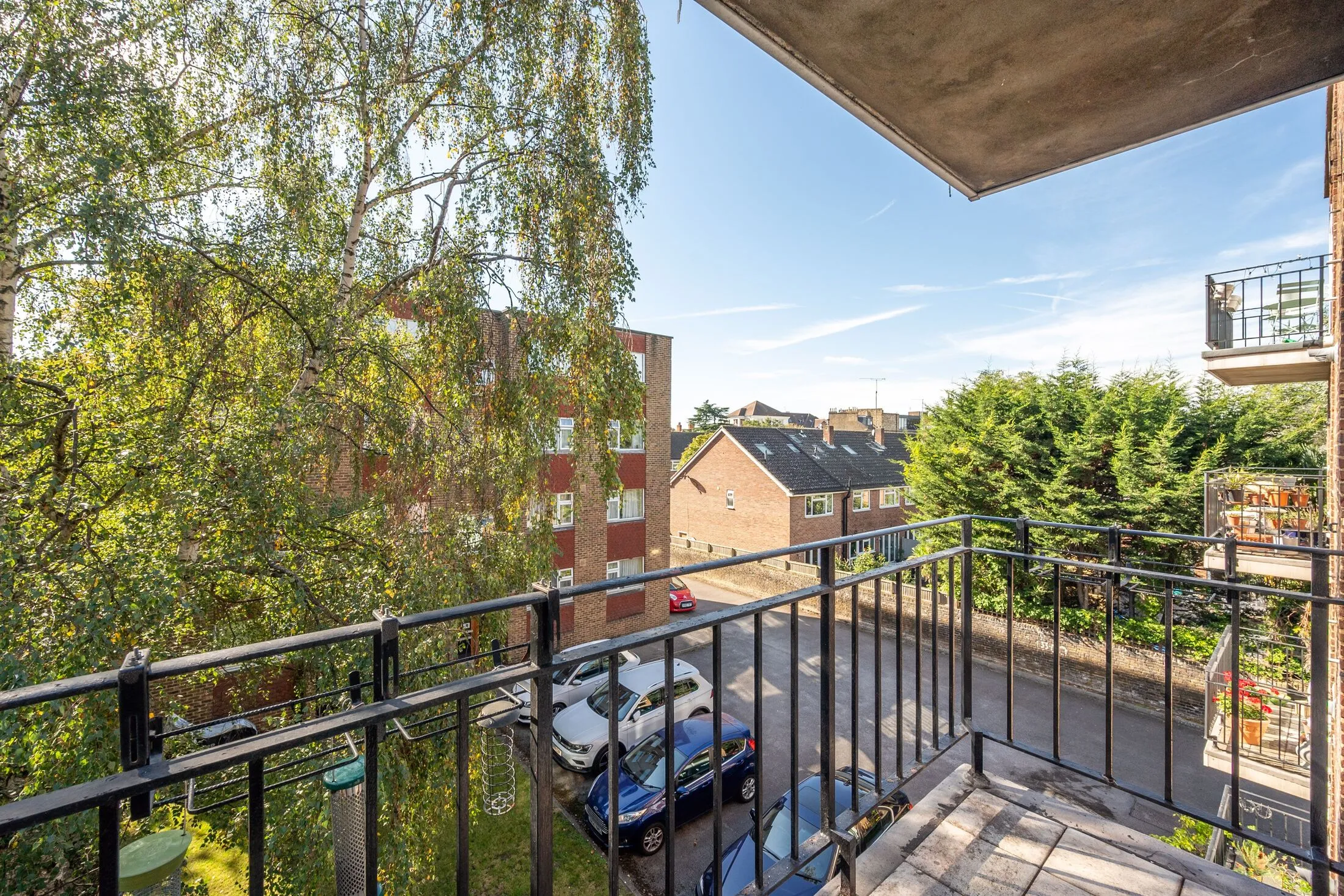 Flat Queensgate Gardens in Greater London