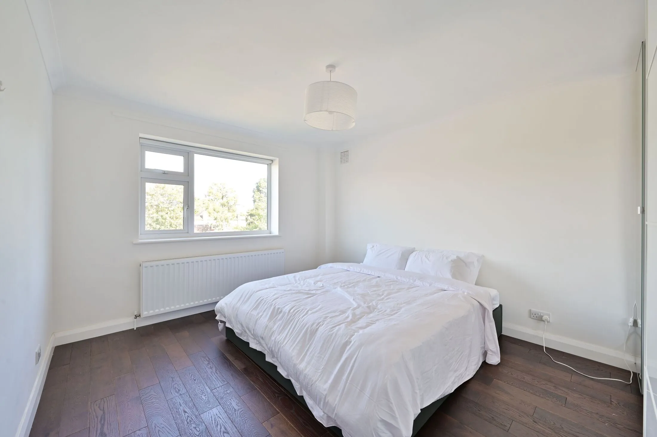 Flat Queensgate Gardens in Greater London