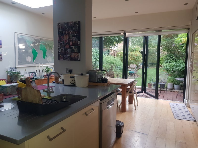 Room Rosemary Avenue in Greater London