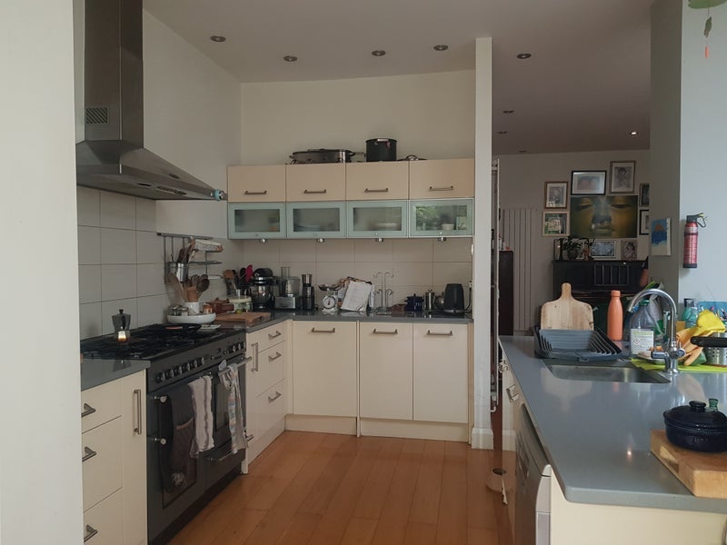 Room Rosemary Avenue in Greater London