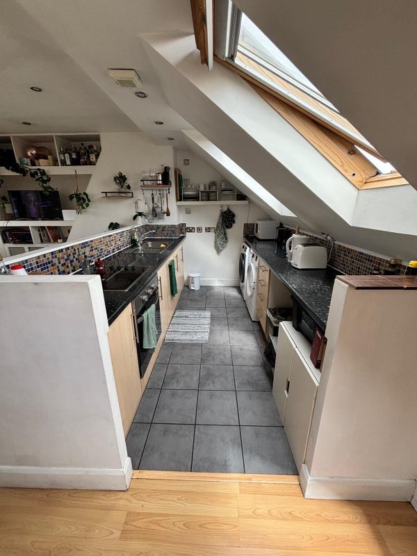 Room Collingbourne Road in Greater London