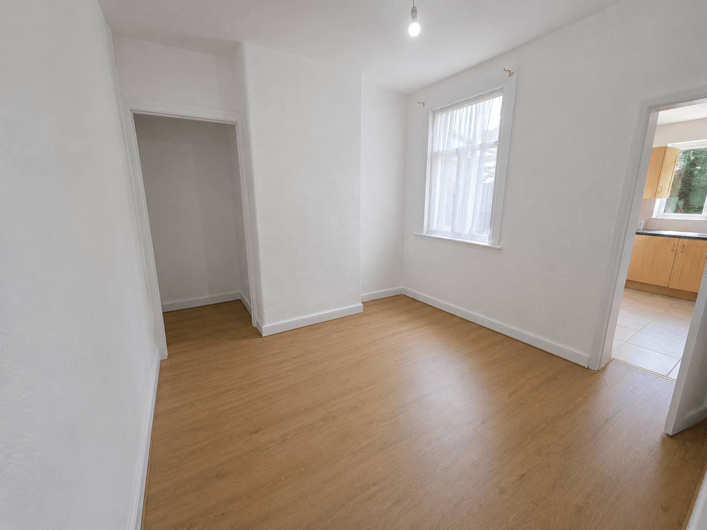 House Eastbournia Avenue in Greater London