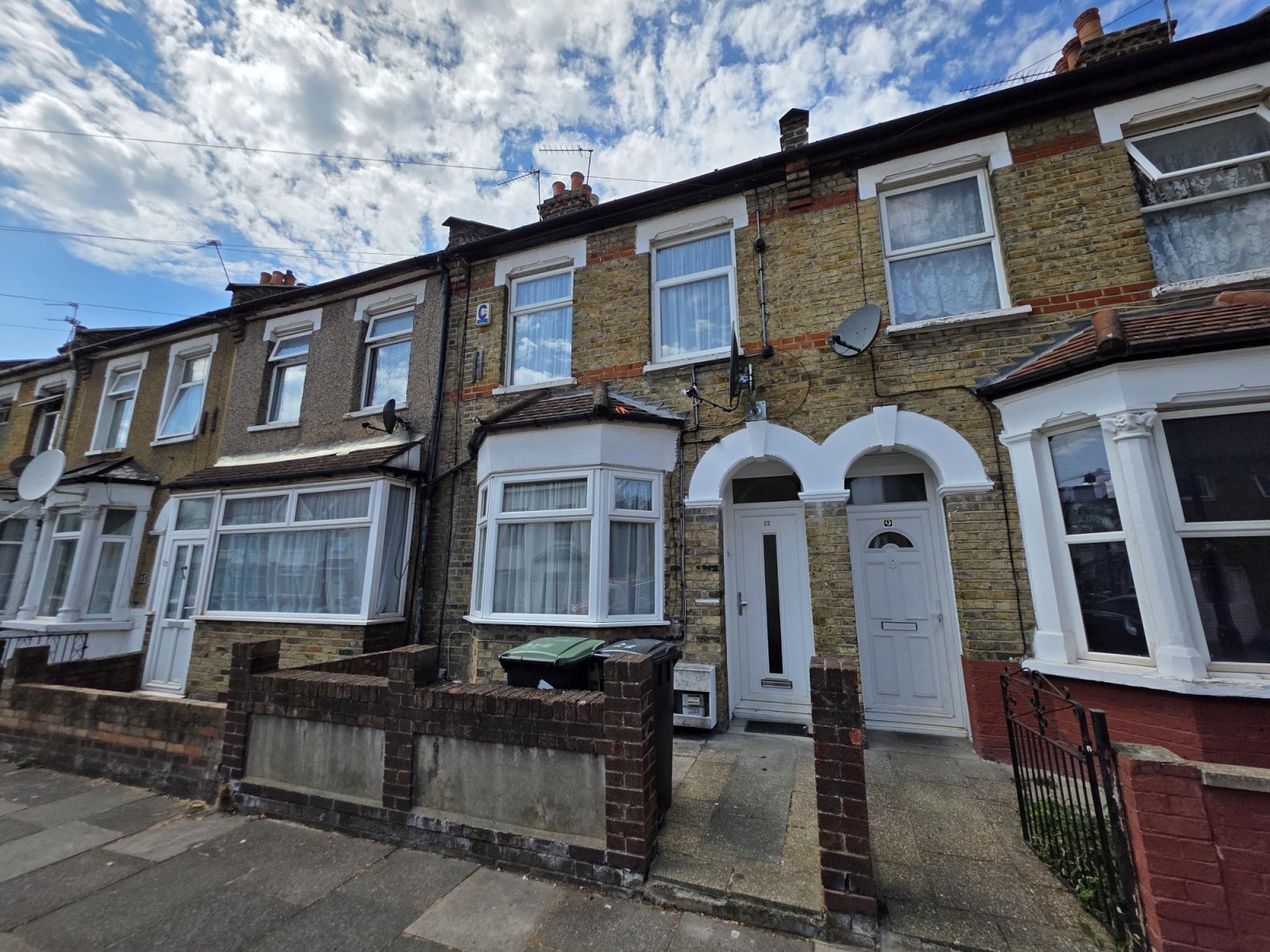 House Eastbournia Avenue in Greater London
