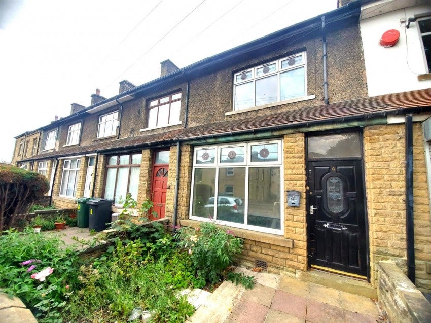 Flat Hall Avenue in Kirklees