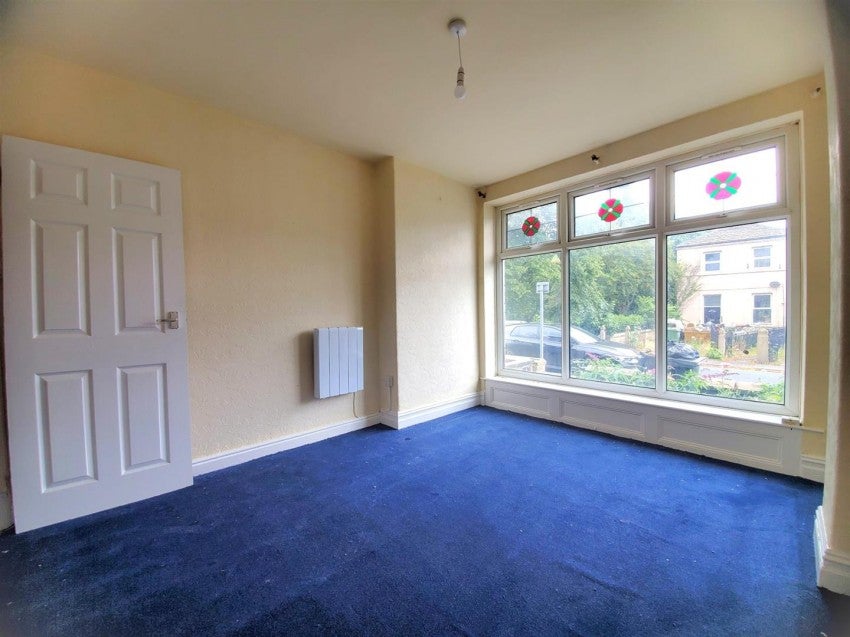 Flat Hall Avenue in Kirklees