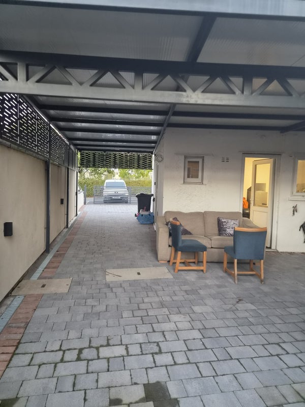 Room Molesworth Drive in Bristol