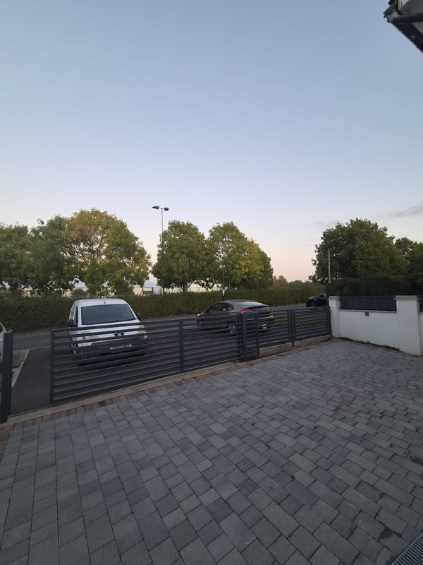 Room Molesworth Drive in Bristol