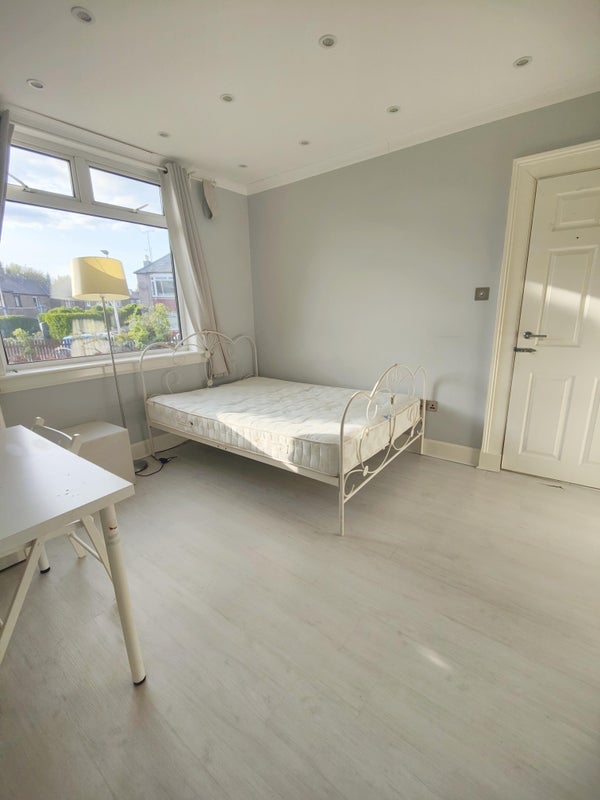 Room Sighthill Crescent in City of Edinburgh
